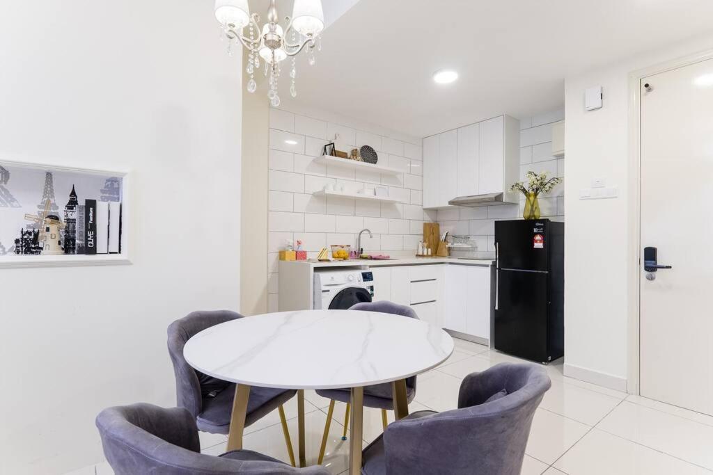 Arte Mont Kiara Duplex 4 Pax Jacuzzi Apartment Kuala Lumpur Luaran gambar
